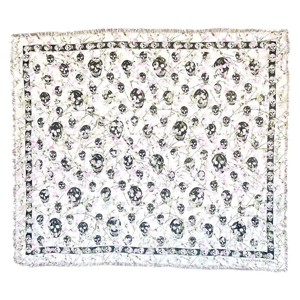 ALEXANDER MCQUEEN Classic Skull-Print Frayed Scarf